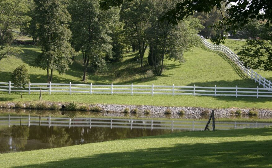 3-rail-post-rail-vinyl-fence-5