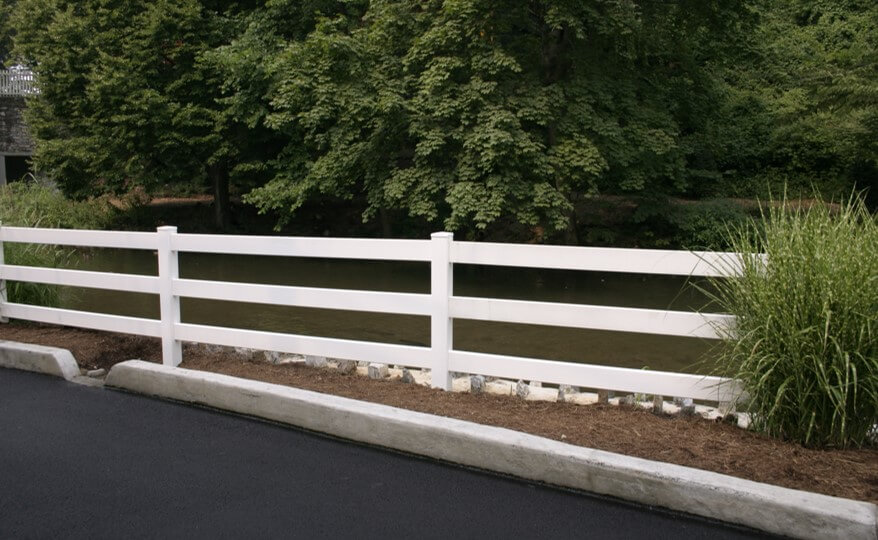 3-rail-post-rail-vinyl-fence-6