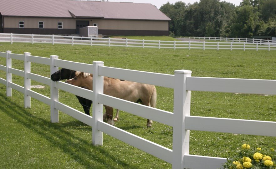 3-rail-post-rail-vinyl-fence-7