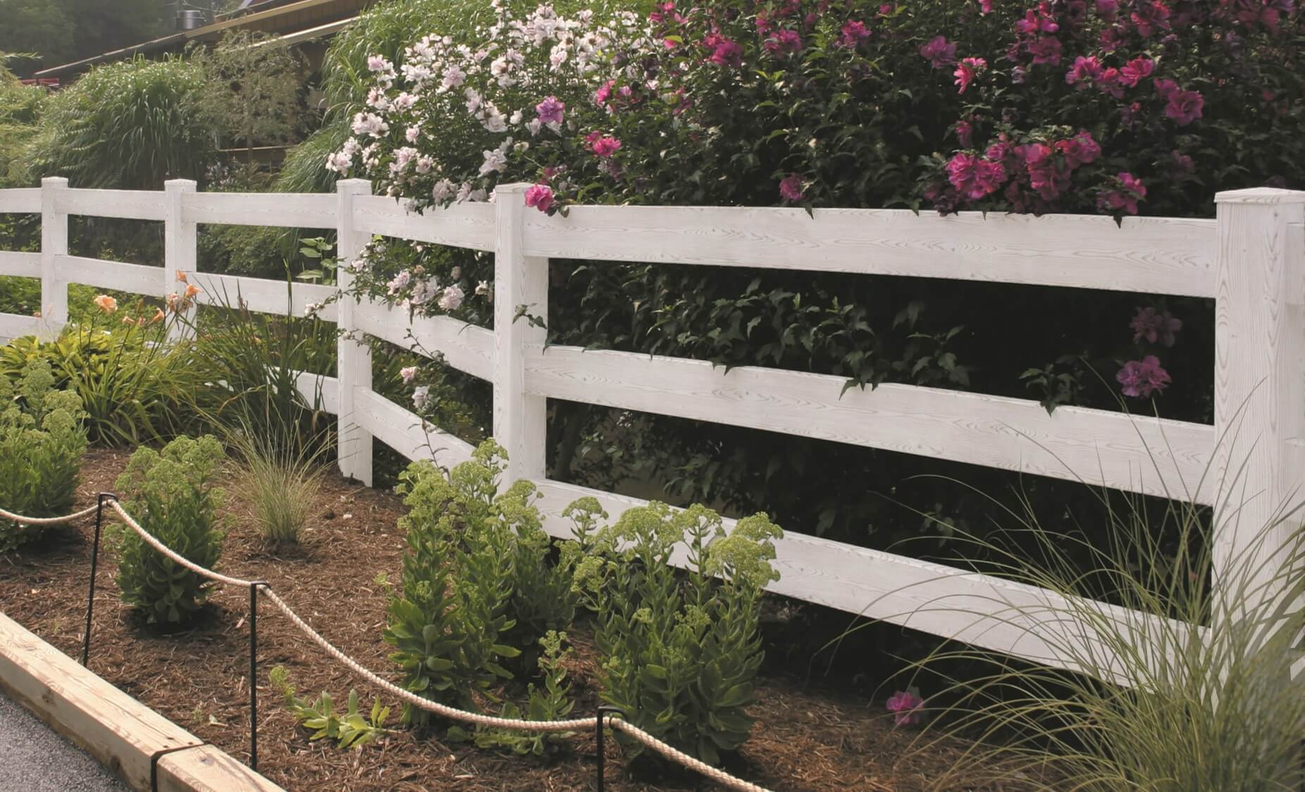 3-rail-post-rail-vinyl-fence-9