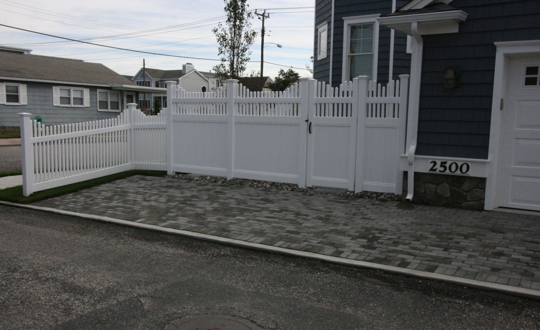 boston-vinyl-privacy-fence-1