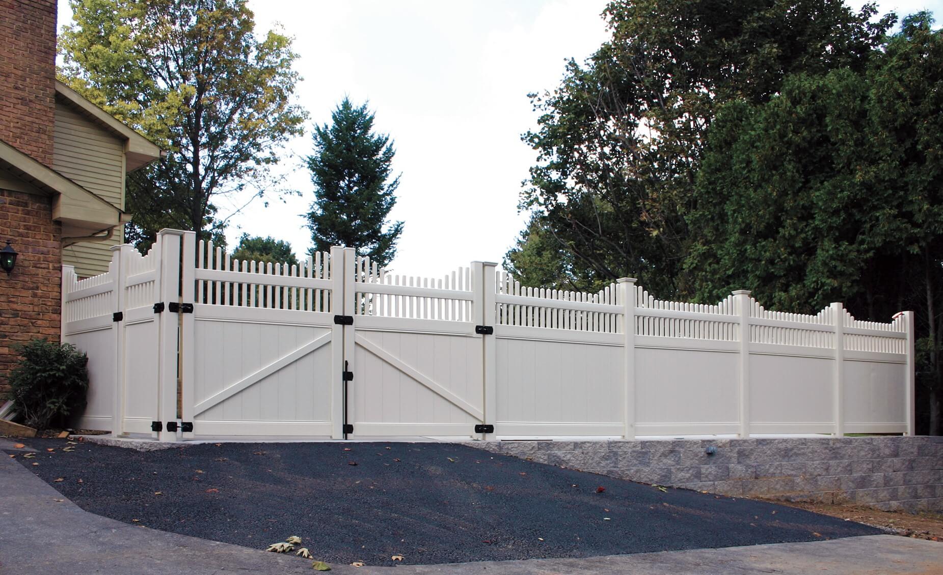manor-vinyl-privacy-fence-7