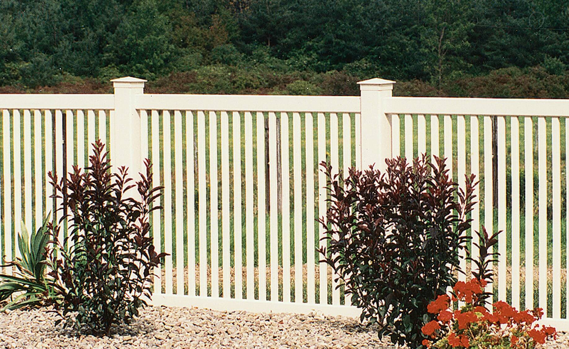 ramada-vinyl-yard-fence-2